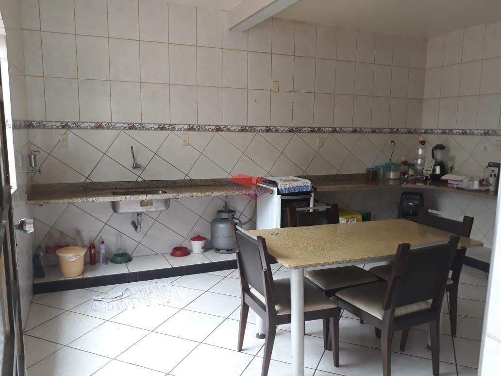 Apartamento à venda com 3 quartos, 170m² - Foto 8